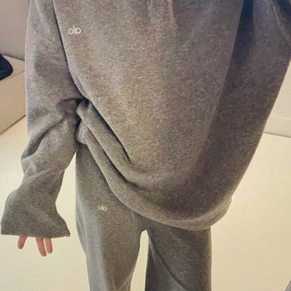 ALO Yoga Heather Gray Lounge Set - Picture 4 of 6